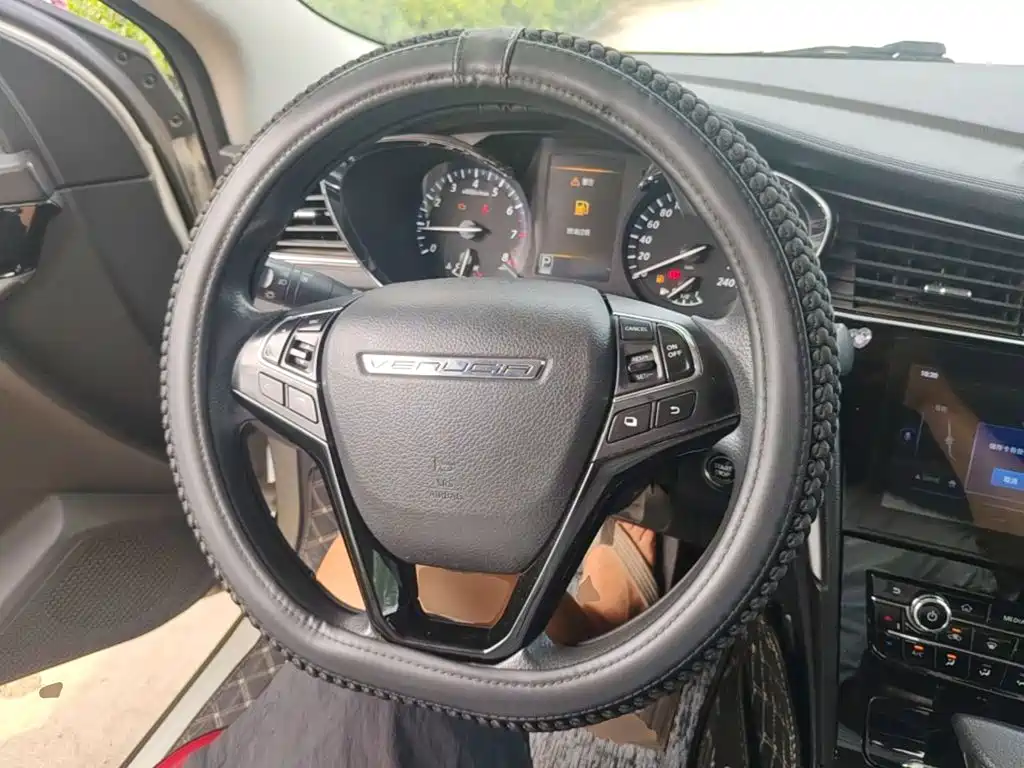 Venucia D60 2019 2019 1.6L XL CVT Smart Connect Elite Edition