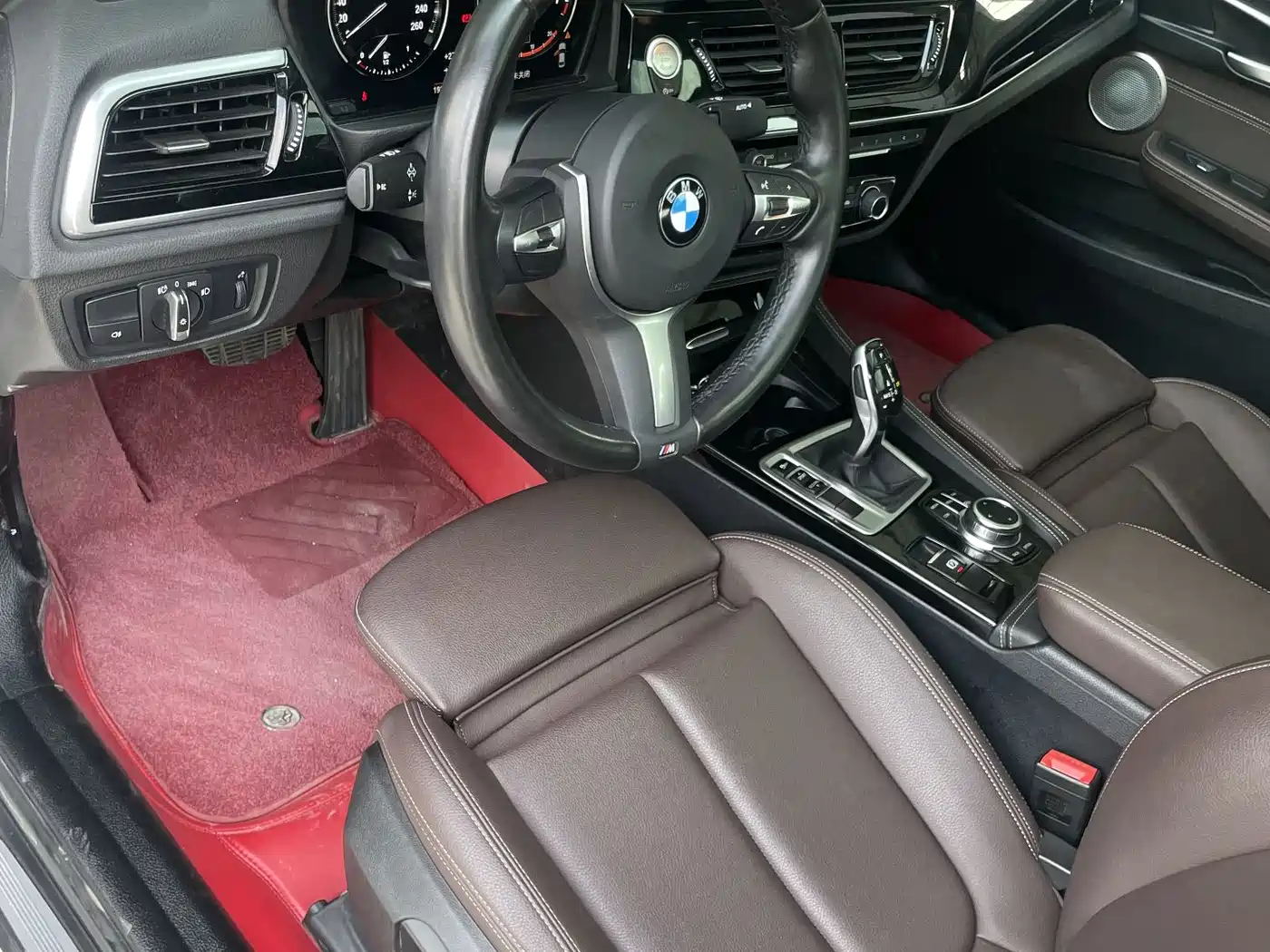 BMW 1 Series 2022 120i M Sport Shadow Edition фото 25
