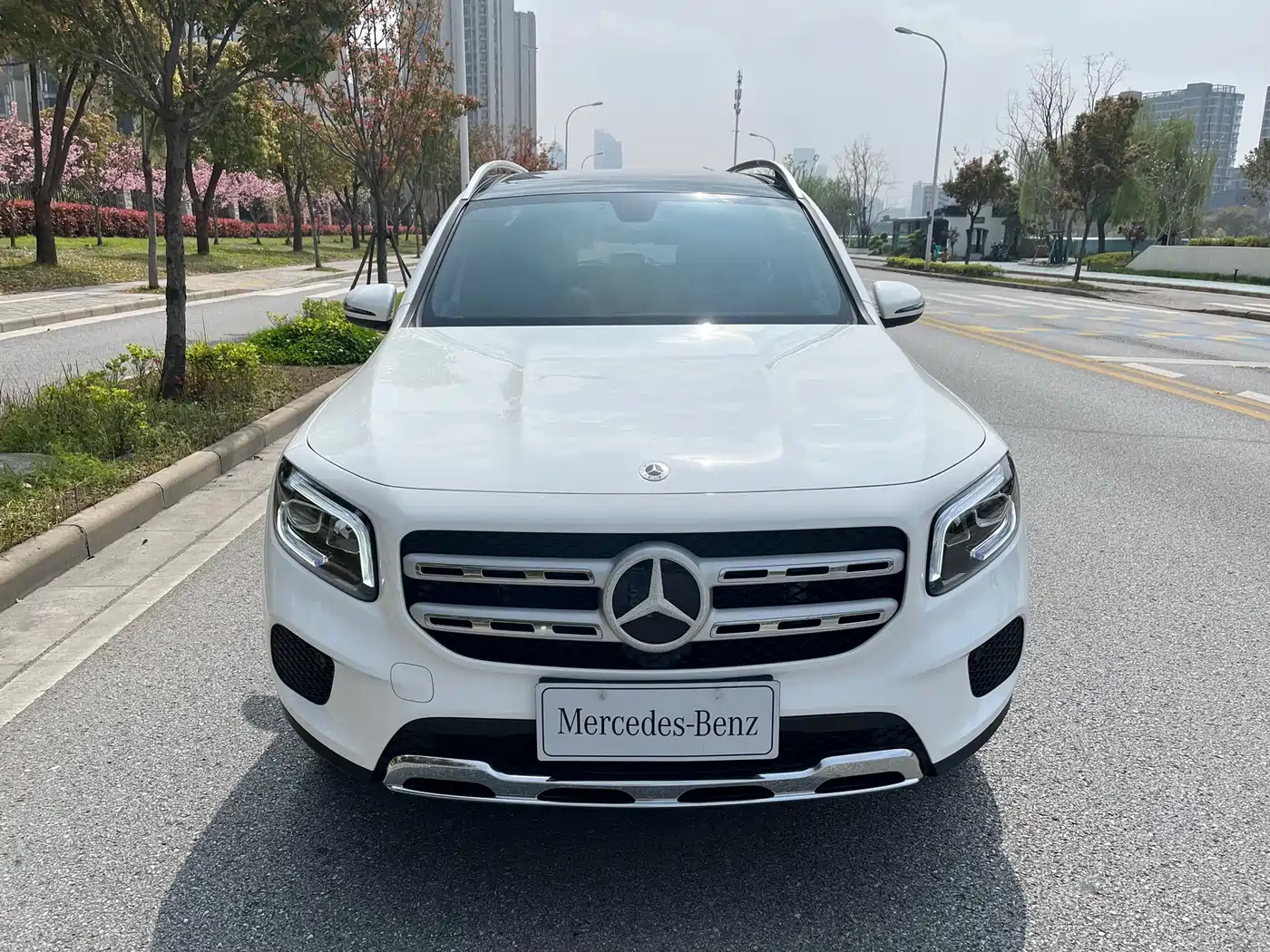 MERCEDES-BENZ GLB