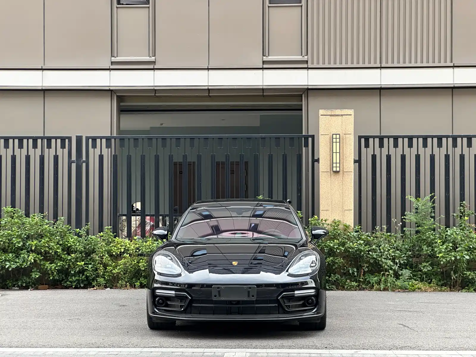 Фото 3 - Porsche Panamera
