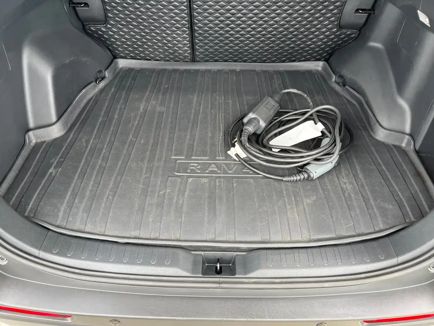 Toyota RAV4, миниатюра 13