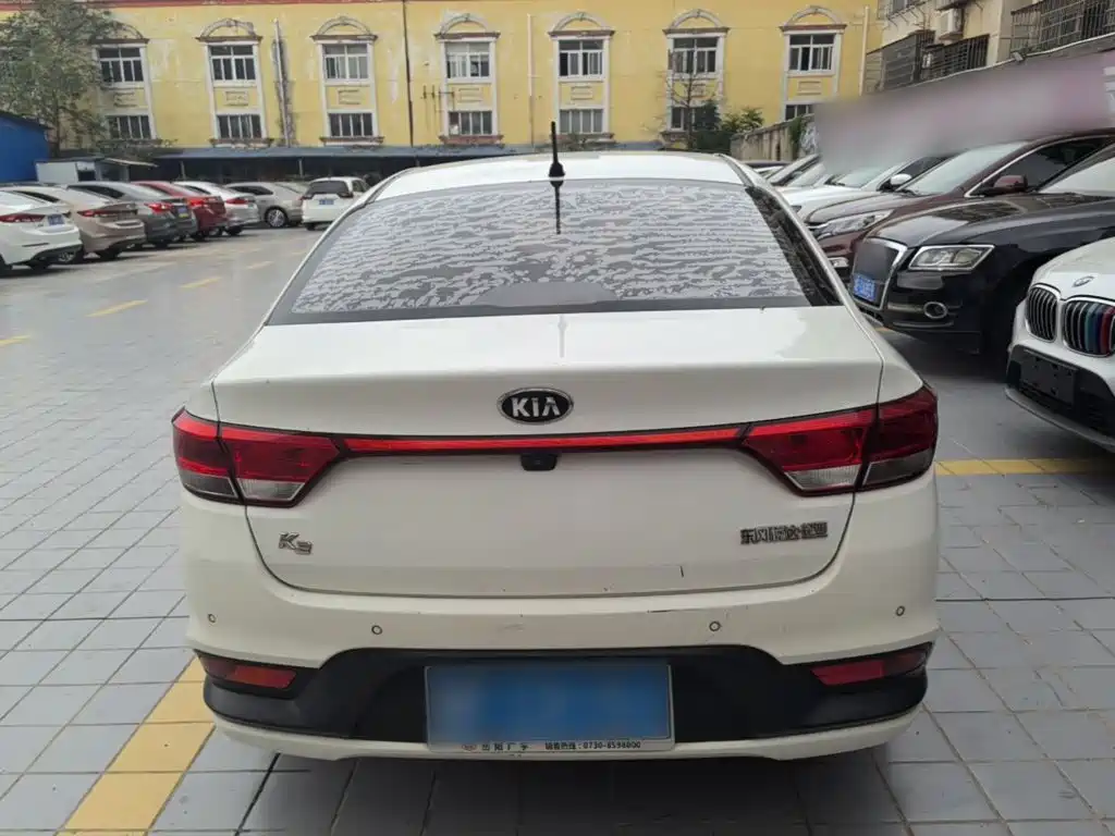 Kia K2 2017 2017 Sedan 1.4L AT GLS