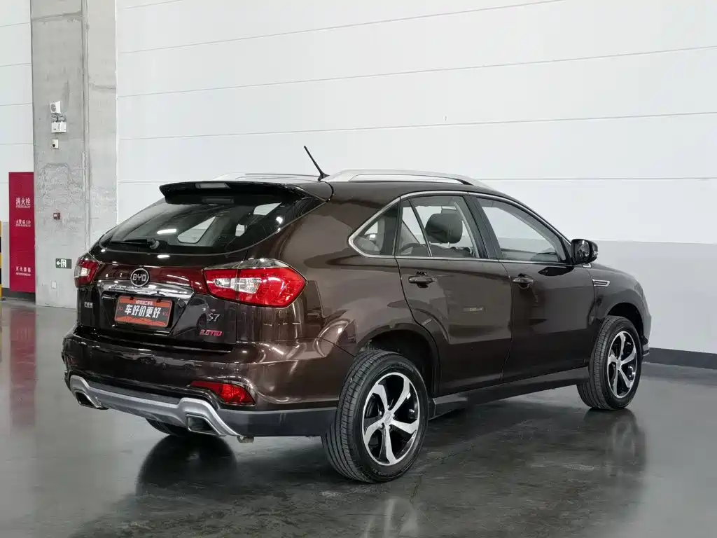 BYD S7 2016 2016 2.0T Automatic Premium Model