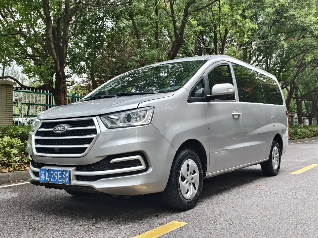 JAC Refine M4 2018 2018 2.0L Manual Express