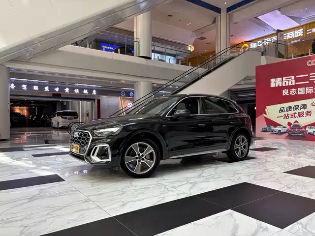 Audi Q5L 2023 45T Luxury Dynamic — фото 3