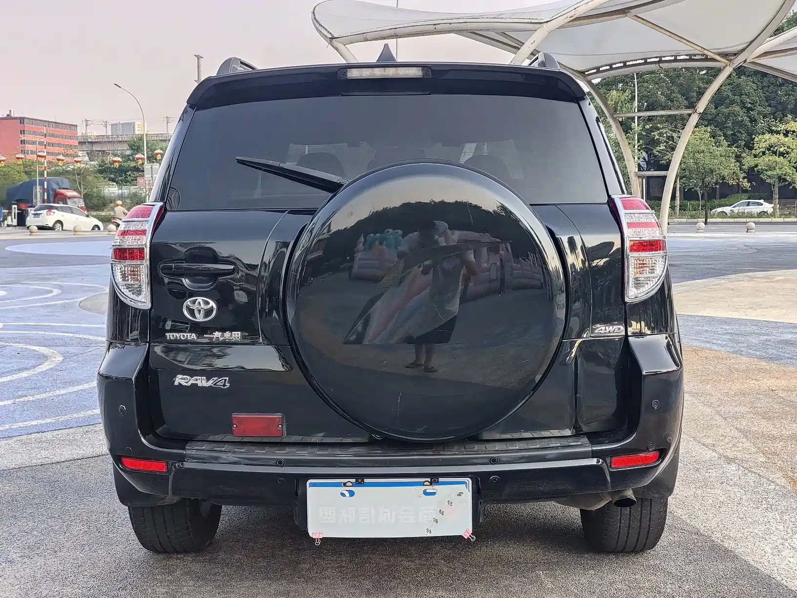 Фото 6 - Toyota RAV4