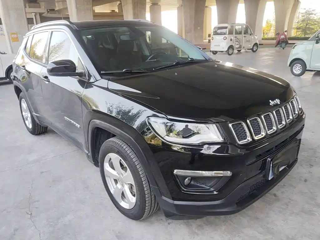 Фото 4 - Jeep Compass