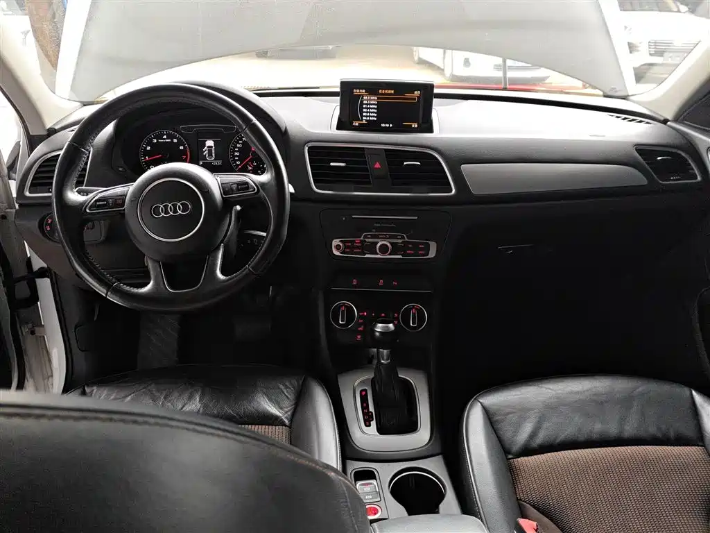 Audi Q3 2016 30 TFSI Fashion фото 6