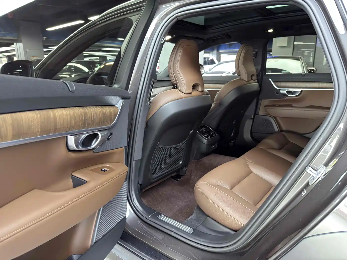 VOLVO V90