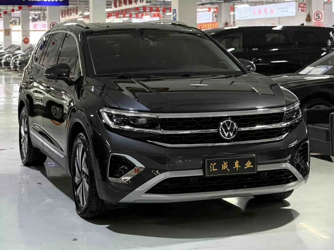 Volkswagen Talagon 2022 380TSI 4WD Luxury Premium Pro Edition 7-Seater фото 3