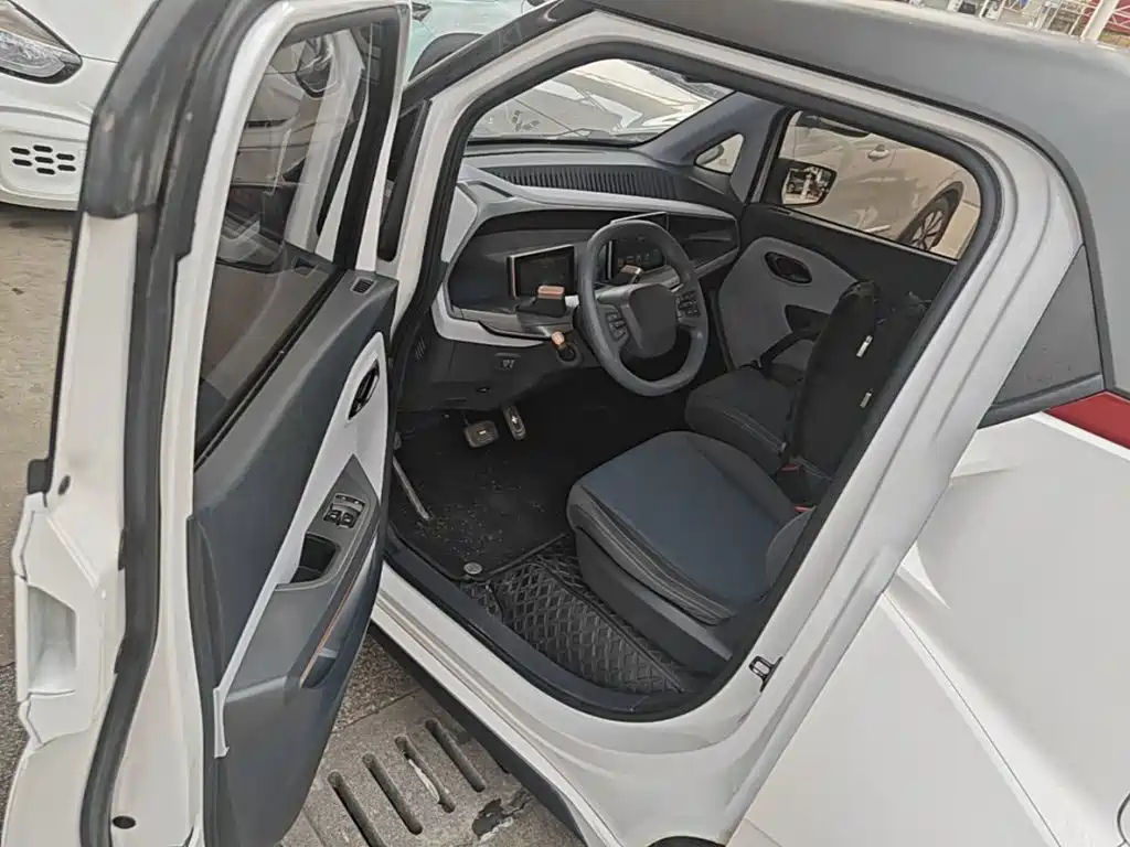 Photo 16 - Baojun E200