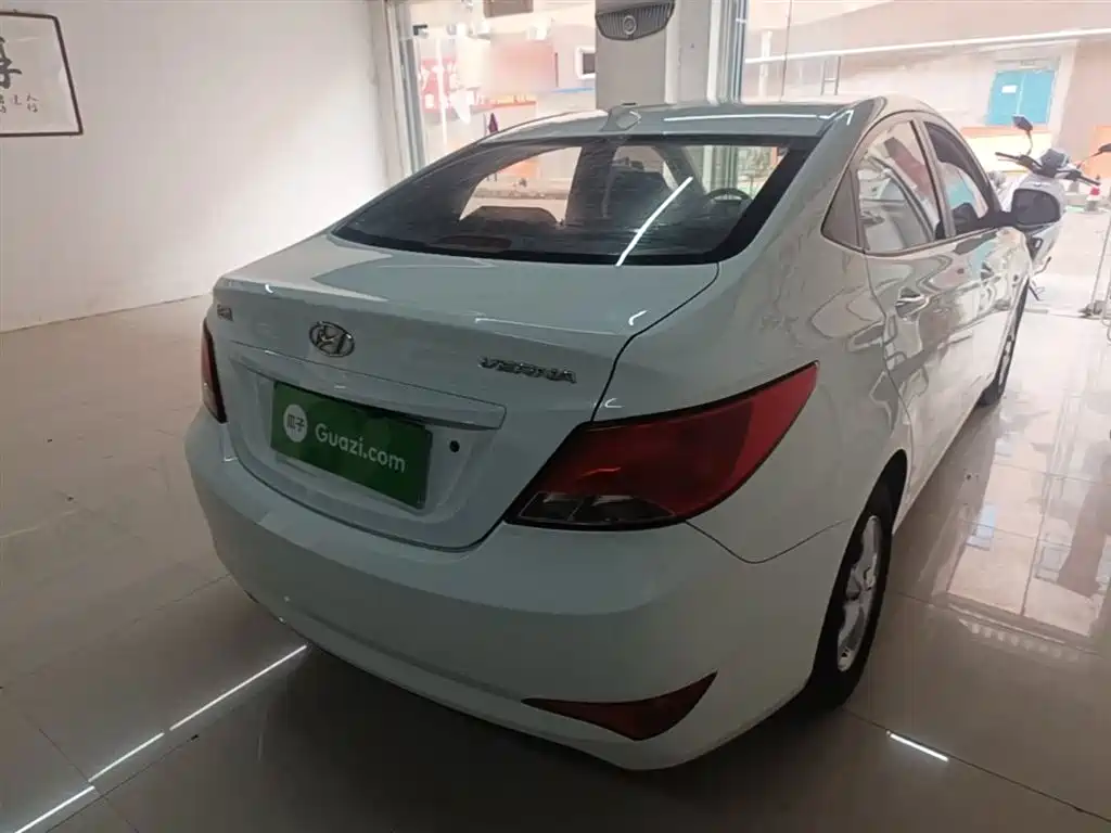 Hyundai Verna 2014 1.4L Automatic Smart GLS фото 7