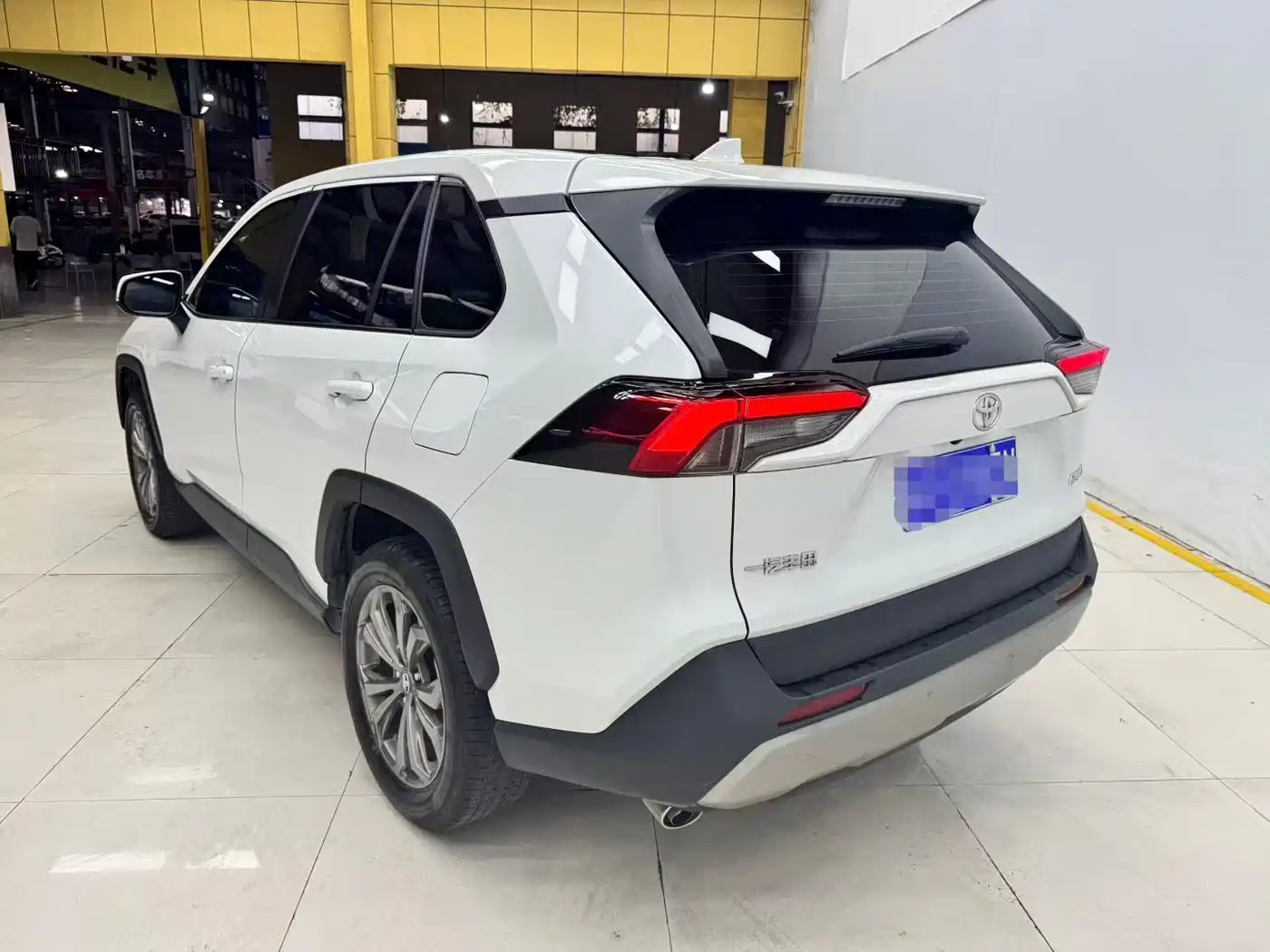 Toyota RAV4 2025 2024 2.0L CVT FWD Style Edition