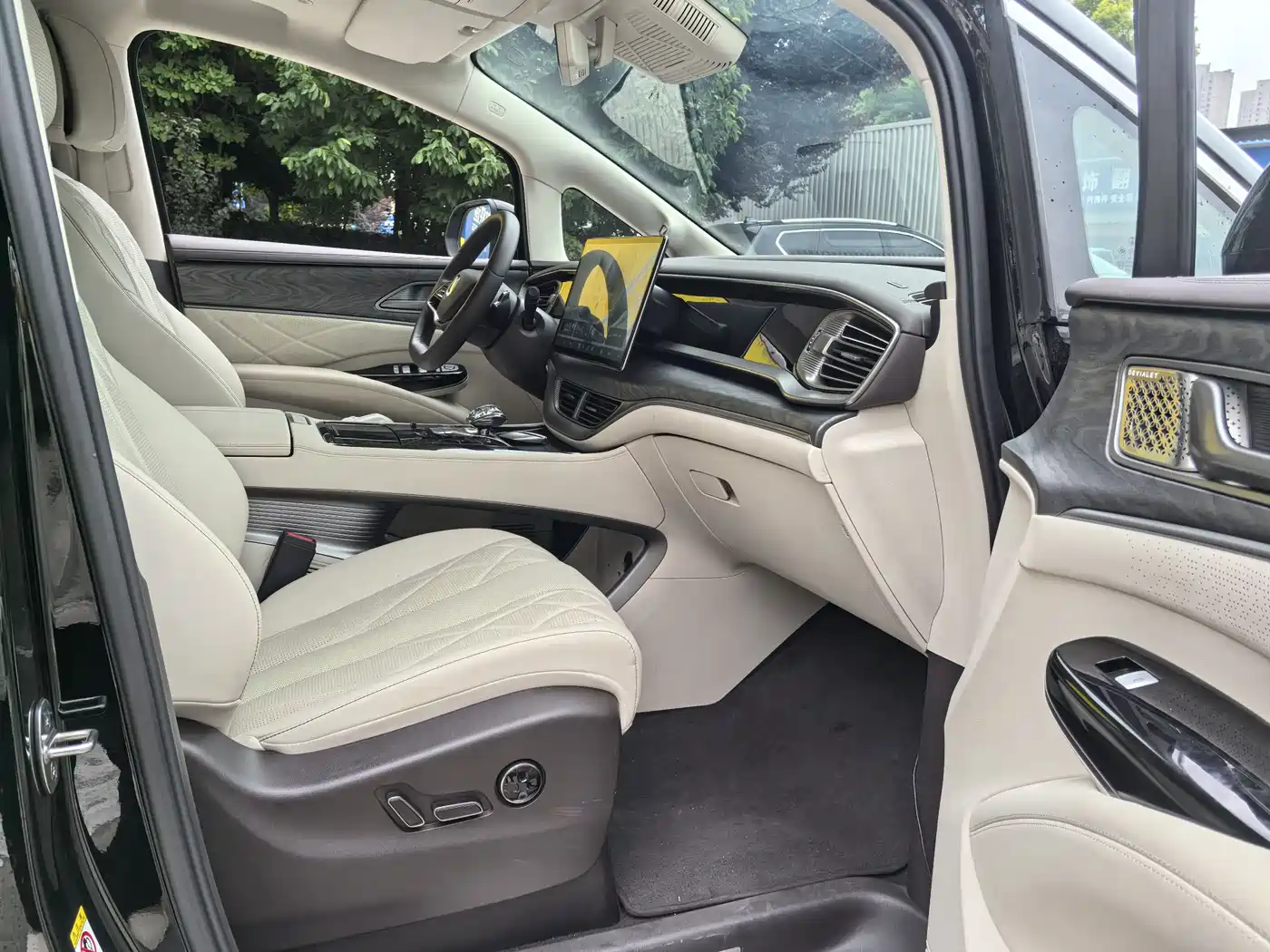 Denza D9 2025 DM-i Smart Drive Edition 1020 AWD Prestige фото 7