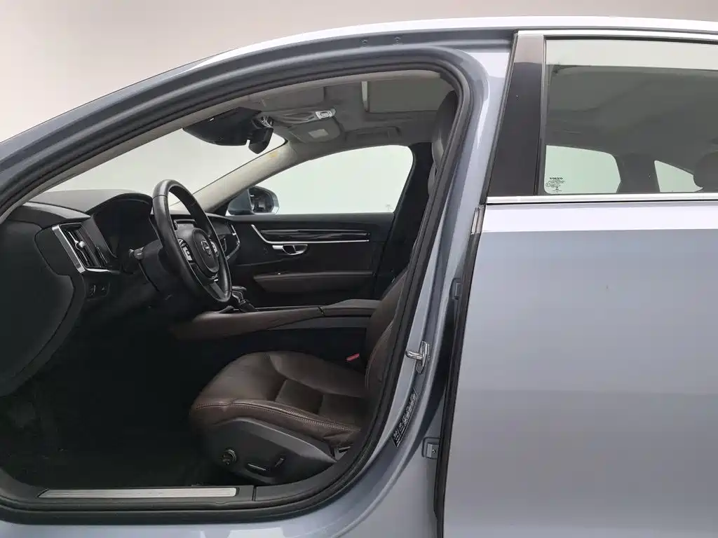 Photo 10 - Volvo S90