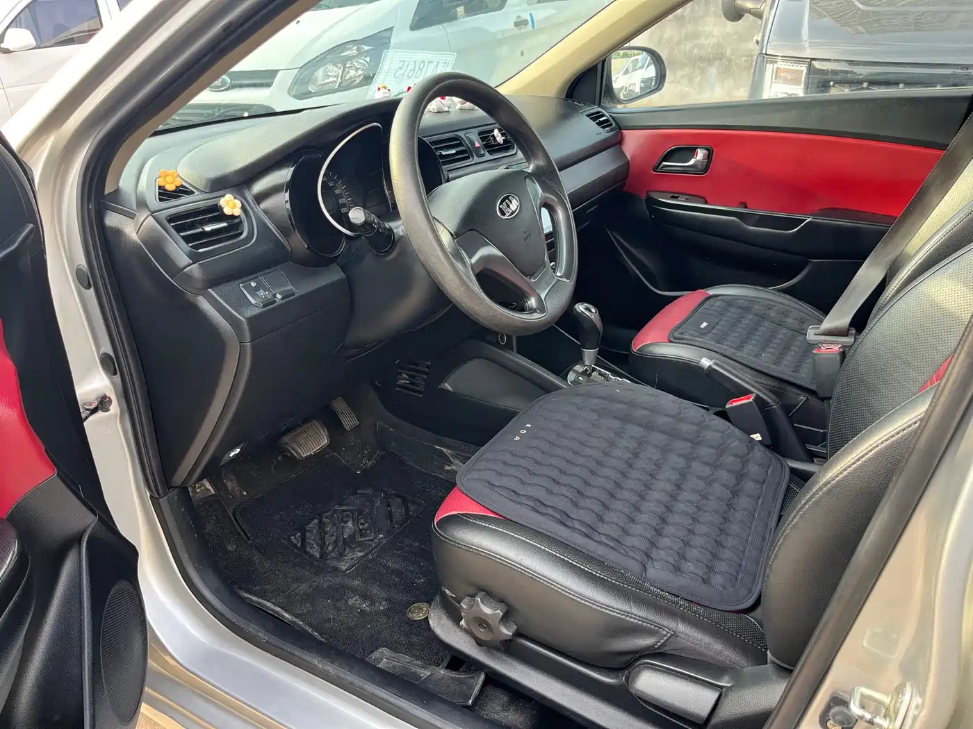 Kia K2 2015 Hatchback 1.4L AT GLS Cool Edition фото 5