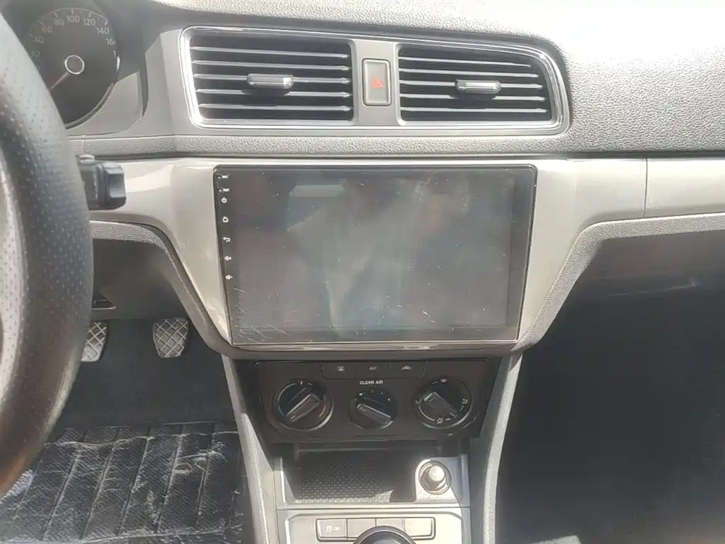 Volkswagen Lavida 2017 1.6L Manual Trend Edition фото 13