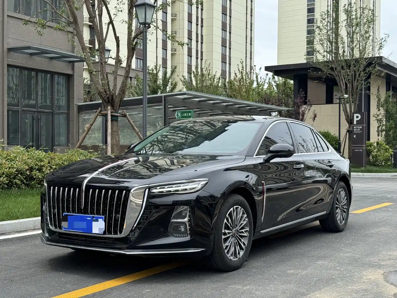 Hongqi H5 2025 1.5T DCT Qiyue 500,000 Units Commemorative Edition