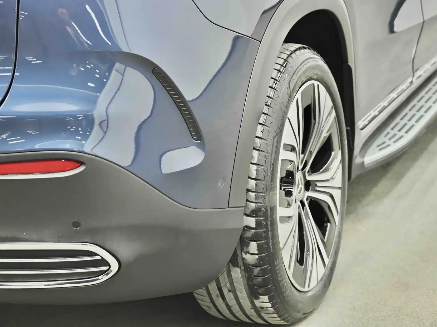 MERCEDES-BENZ EQE SUV