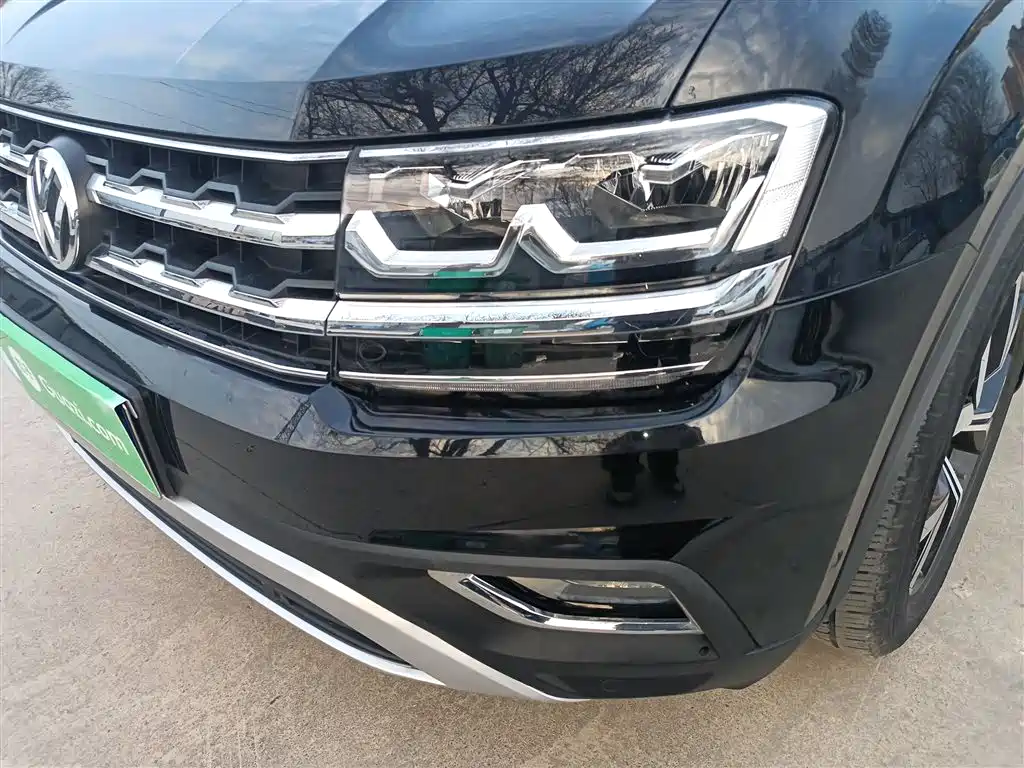 VOLKSWAGEN TOURANG