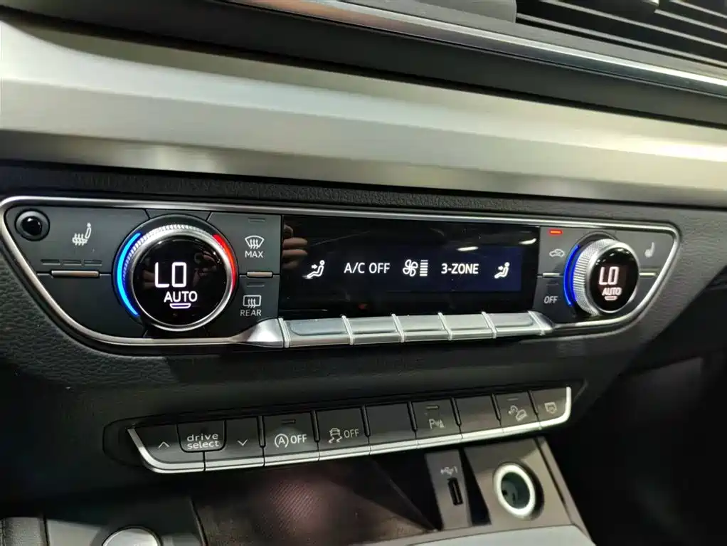 Audi Q5L 2020 40 TFSI Prestige Fashion фото 12