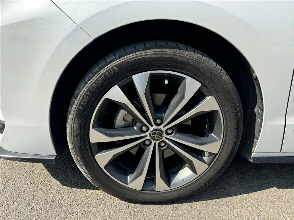 Фото 26 - Toyota Granvia