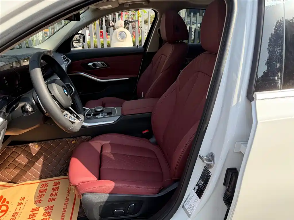 BMW 3 Series 2025 325i M Sport Package фото 8