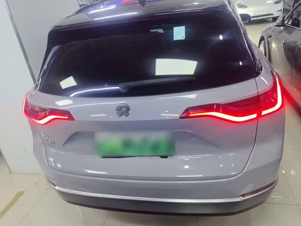 Фото 6 - NIO ES8