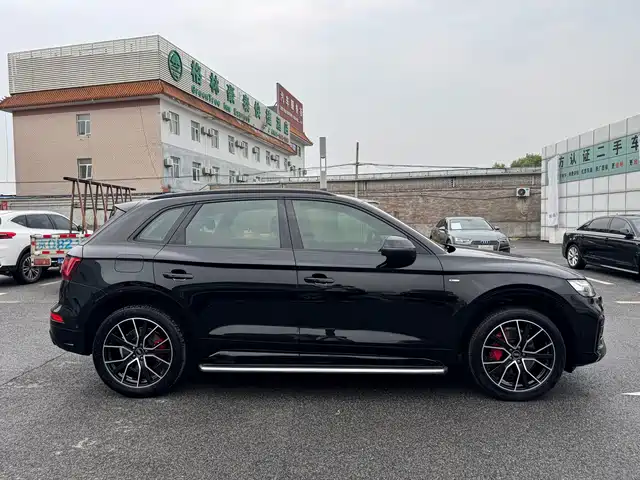 Audi Q5L 2024 Model 45 TFSI Premium Dynamic — фото 4
