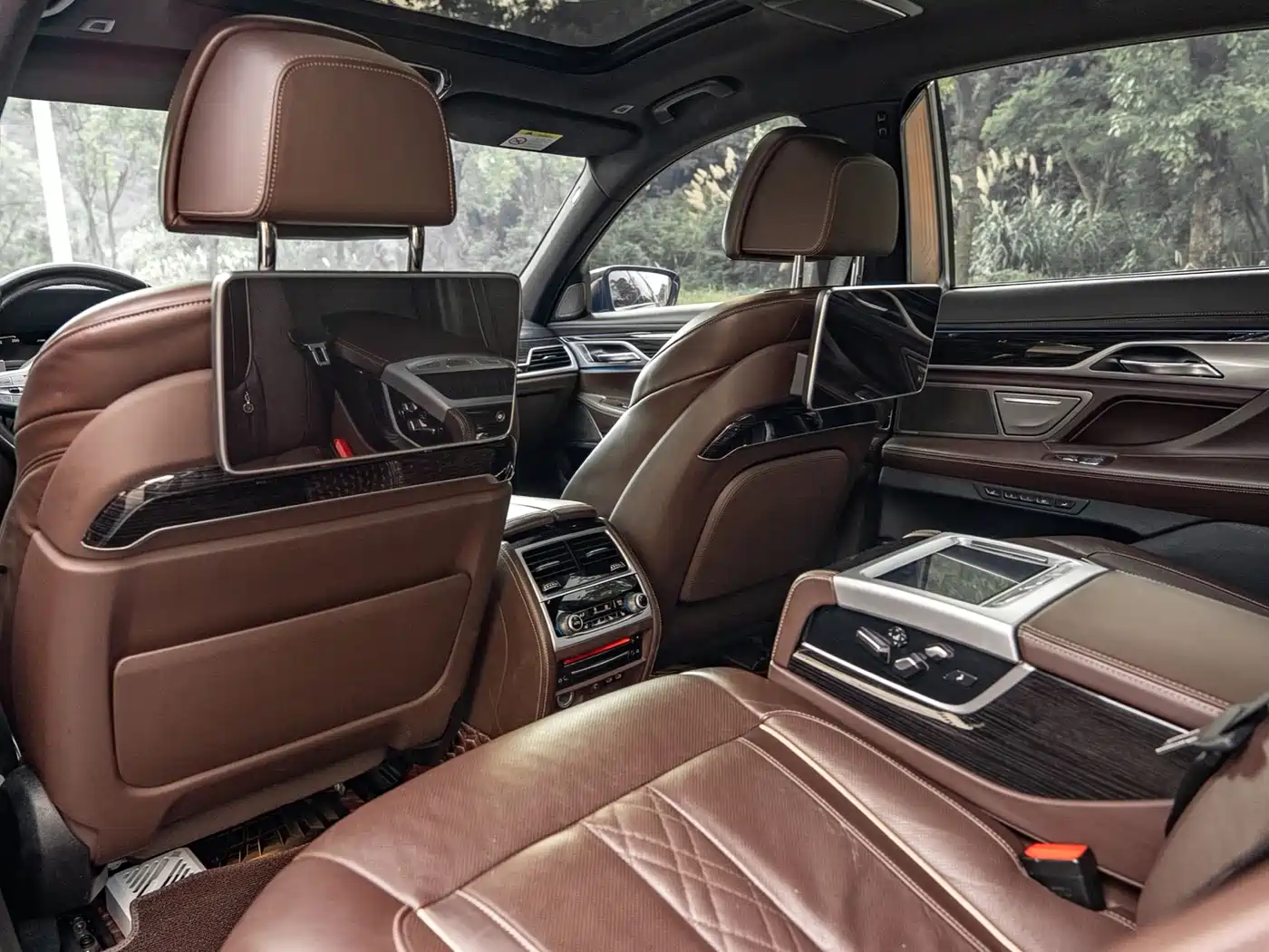 BMW 7 Series 2019 740Li Exclusive M Sport Package фото 17