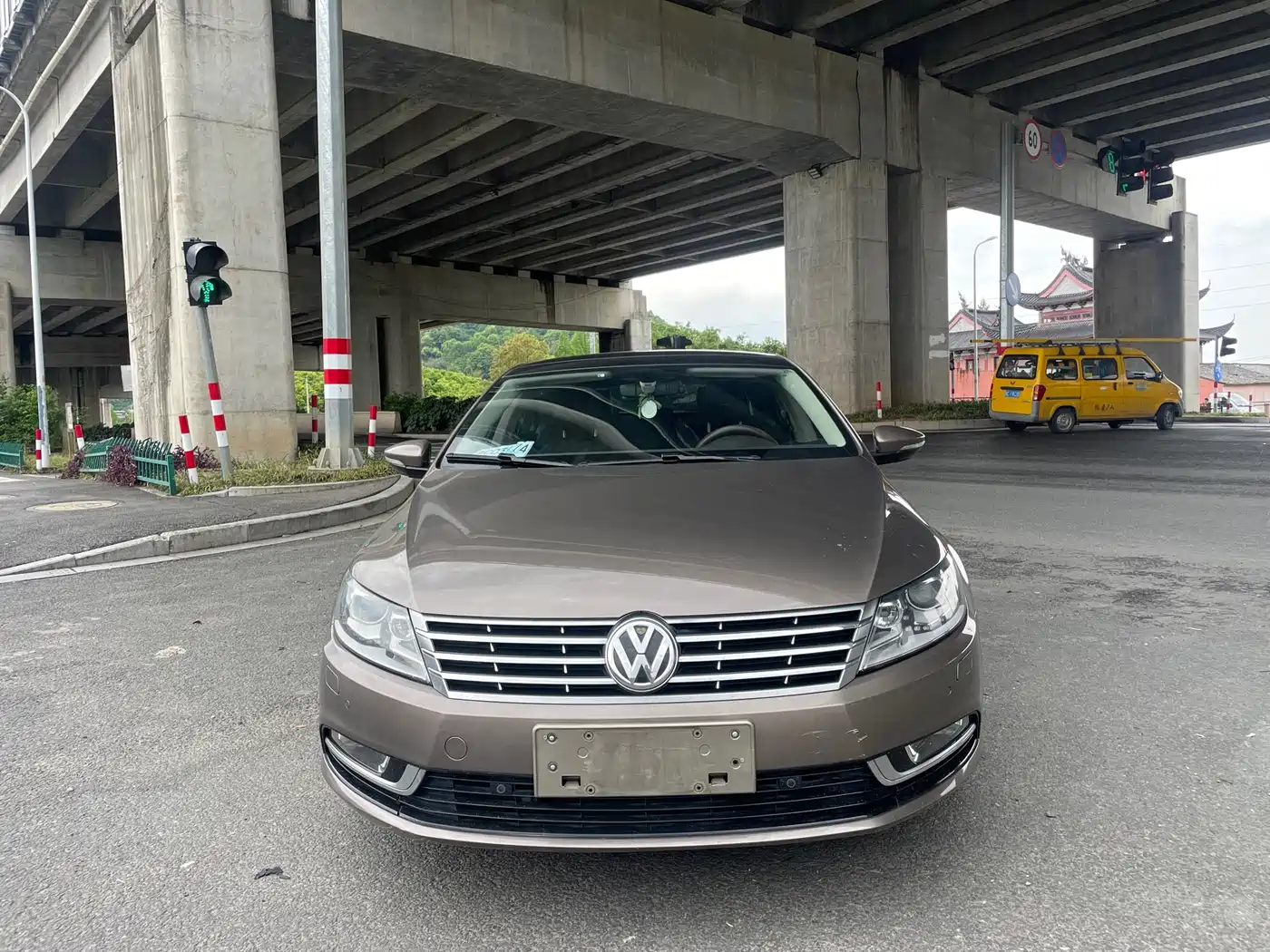 Volkswagen FAW-Volkswagen CC 2016 Model 1.8TSI Luxury фото 2