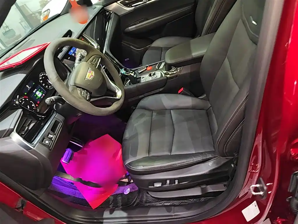 CADILLAC XT6