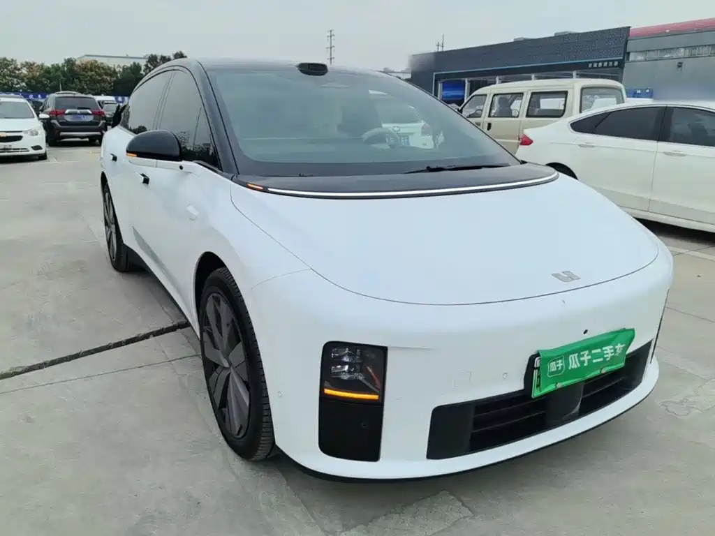 Фото 4 - Li Auto i6