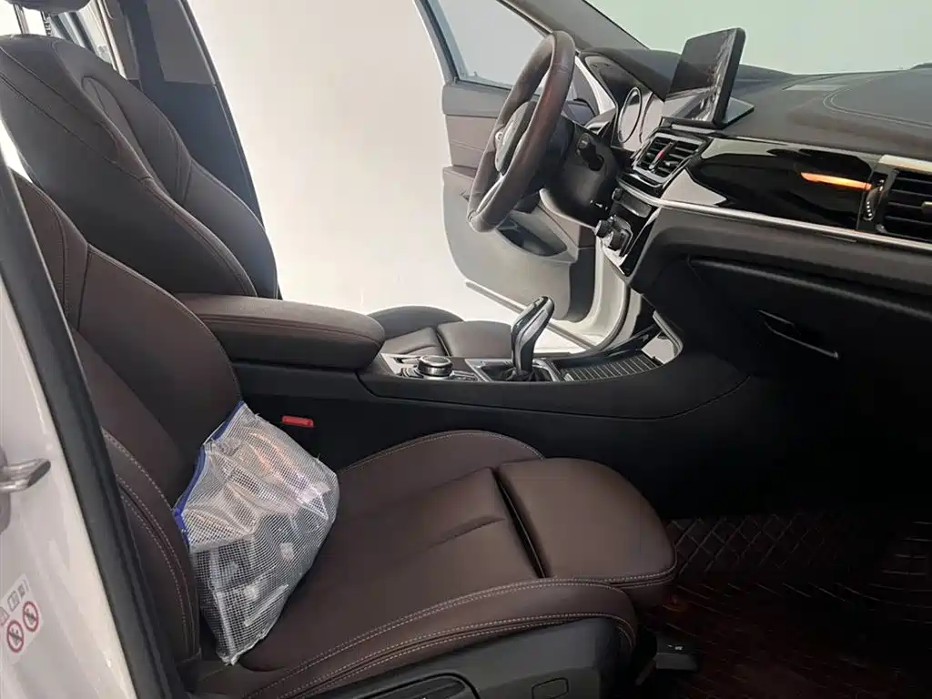 BMW 1 Series 2021 Facelift 120i M Sport Shadow Edition фото 11