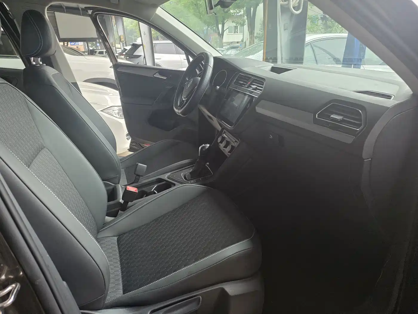 Volkswagen Tiguan L 2017 2017 330TSI Automatic 2WD Trend Edition