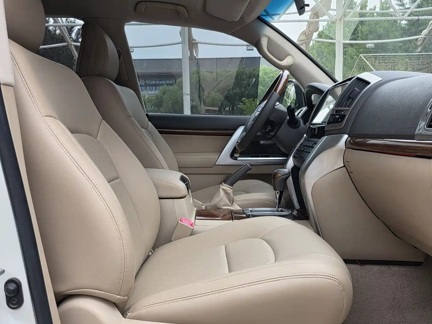 Toyota Land Cruiser (Import) 2015 4.0L V6 Middle East Limited Edition фото 13