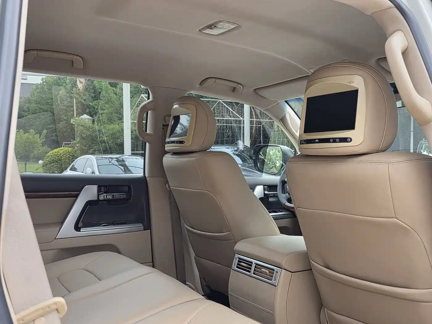 Toyota Land Cruiser (Import) 2015 4.0L V6 Middle East Limited Edition фото 20