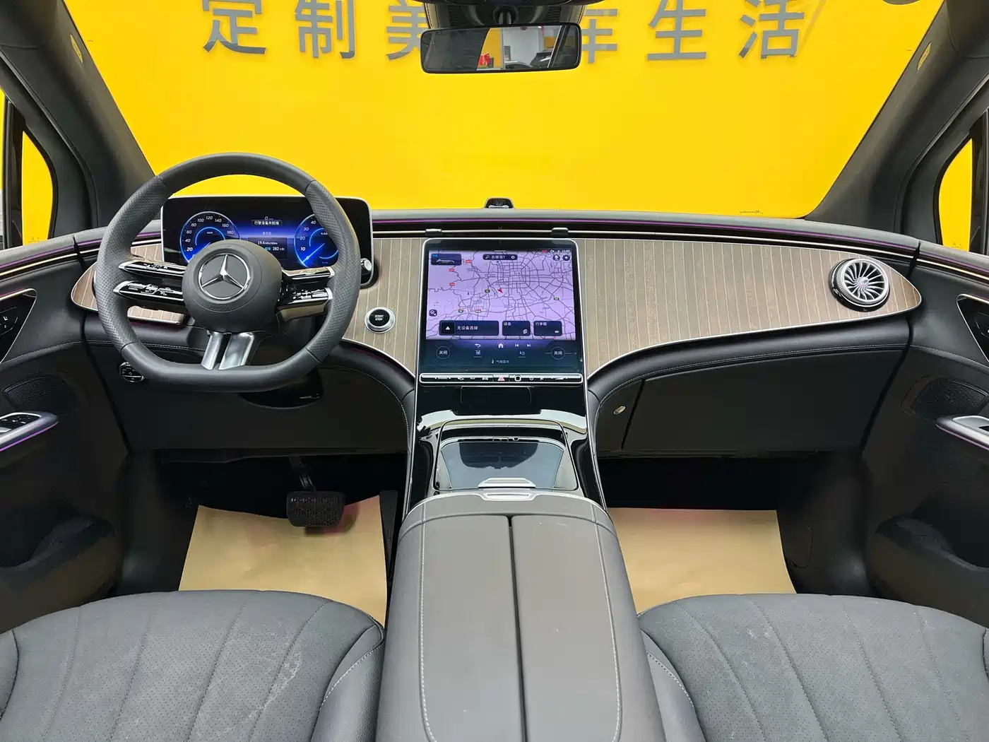 MERCEDES-BENZ EQE SUV