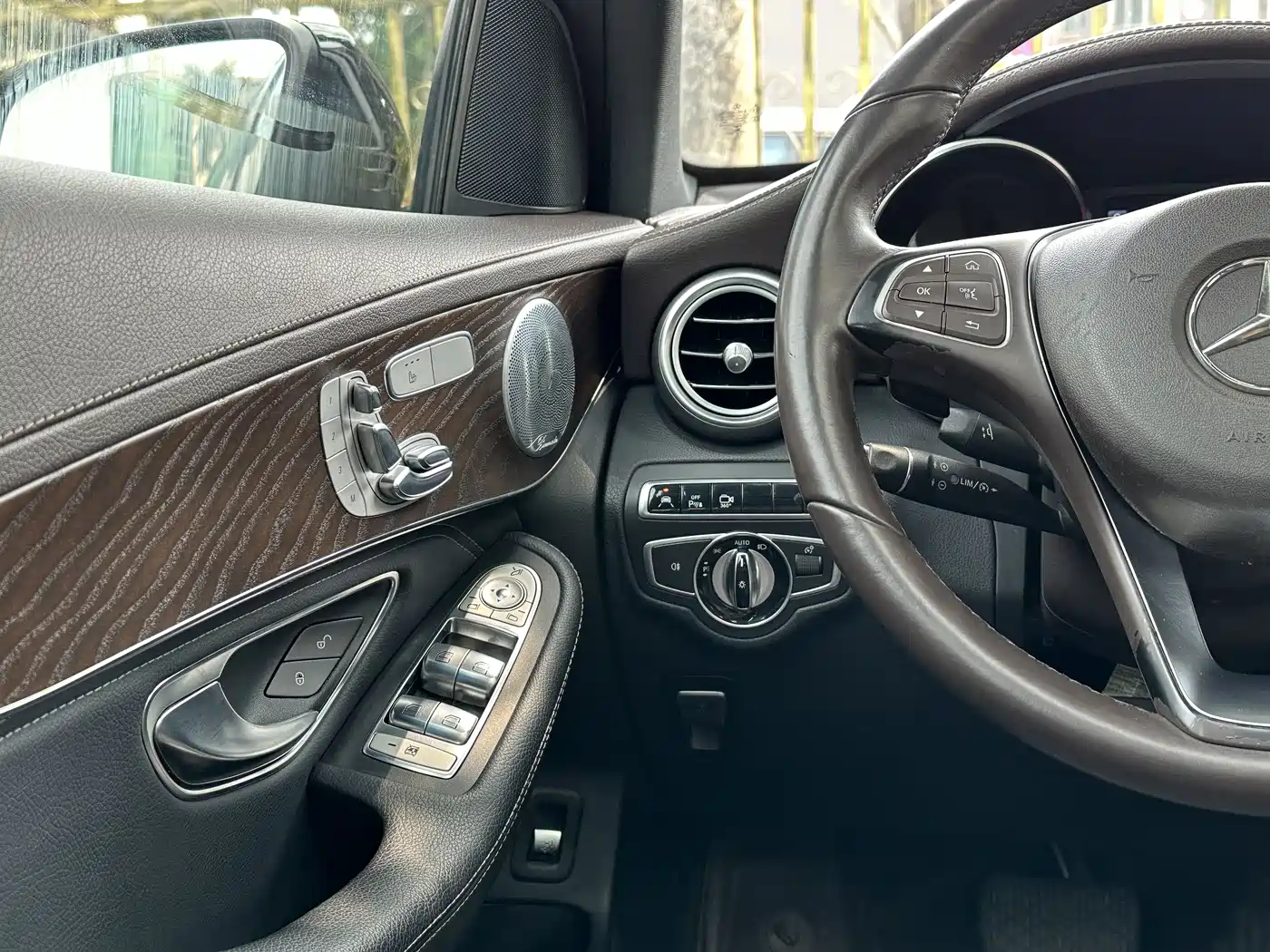 Mercedes-Benz GLC 2016 GLC 300 4MATIC Dynamic фото 9