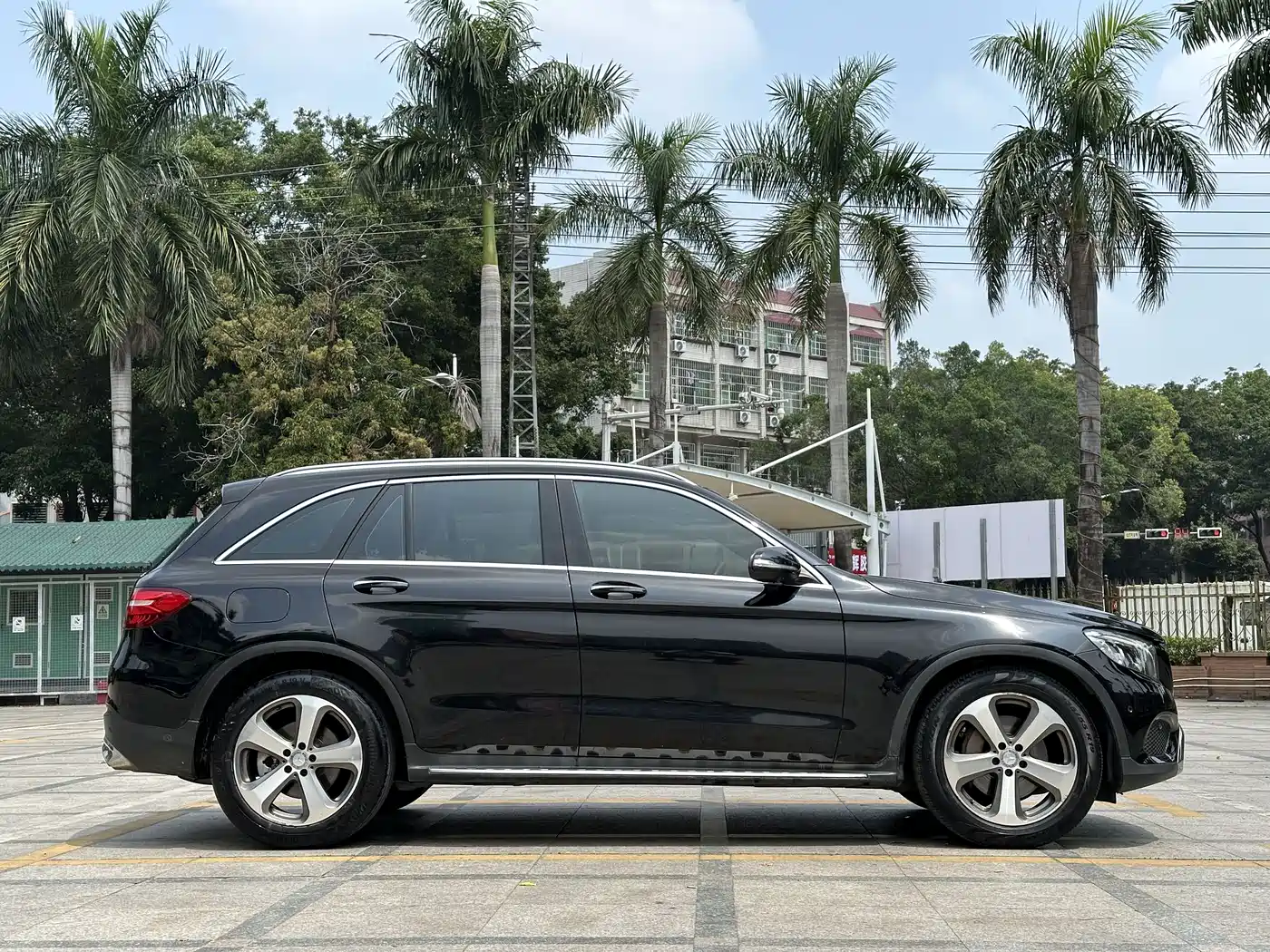 Mercedes-Benz GLC 2016 GLC 300 4MATIC Dynamic фото 4