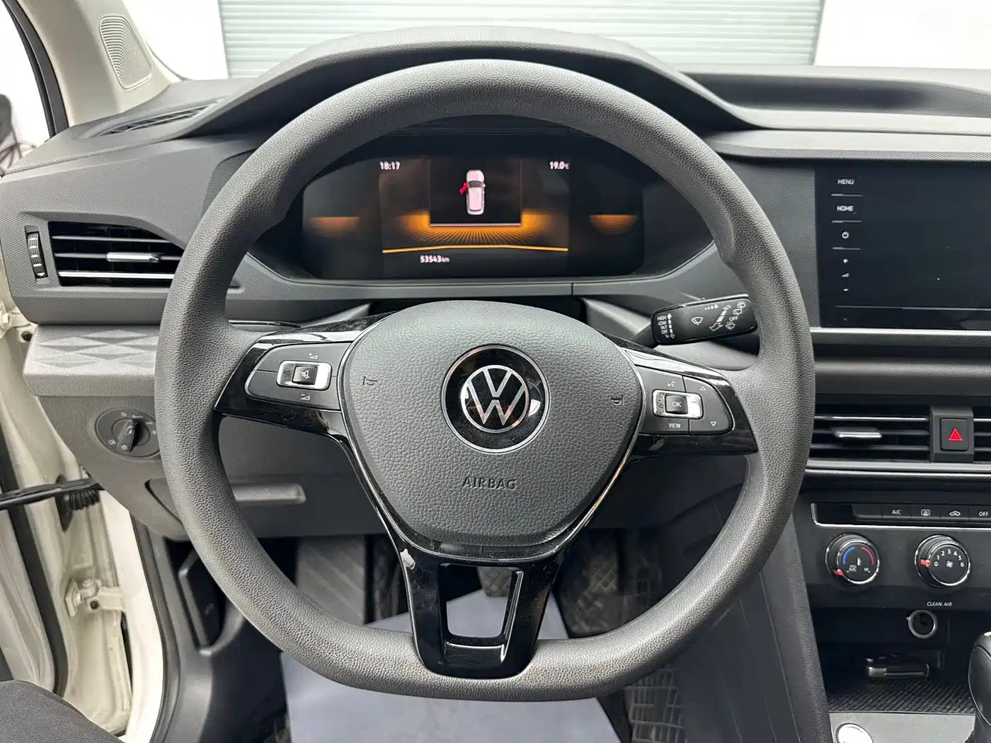 Volkswagen Tharu 2022 280TSI 2WD Trend фото 11