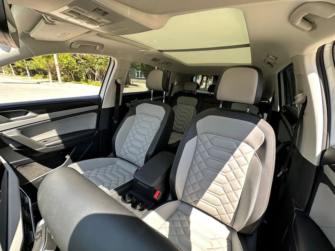 Volkswagen Tayron 2023 300TSI 2WD Luxury Plus Advanced Edition фото 6