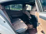 Фото 16 - Lexus ES
