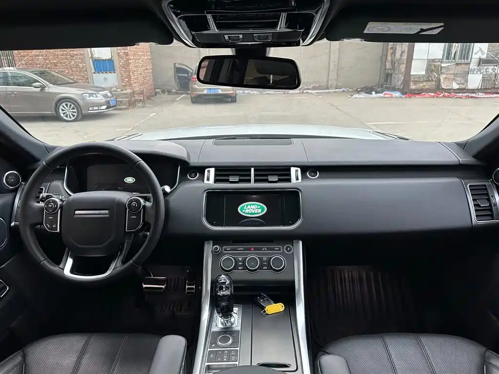 Land Rover Range Rover Sport 2016 Model 3.0 SC V6 HSE DYNAMIC фото 11