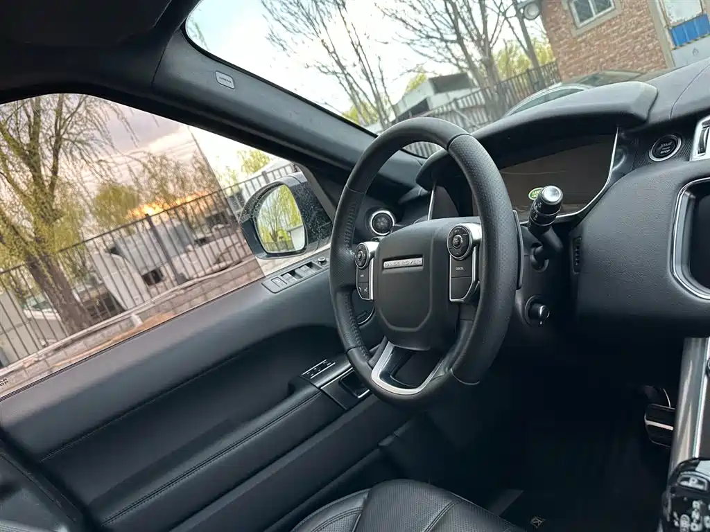 Land Rover Range Rover Sport 2016 Model 3.0 SC V6 HSE DYNAMIC фото 19