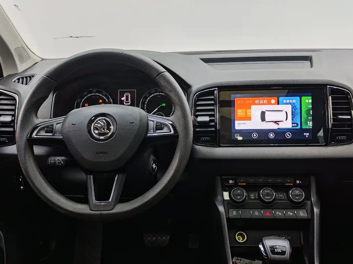 Škoda Karoq 2021 TSI280 Luxury Edition фото 11