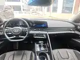 Photo 8 - Hyundai Elantra