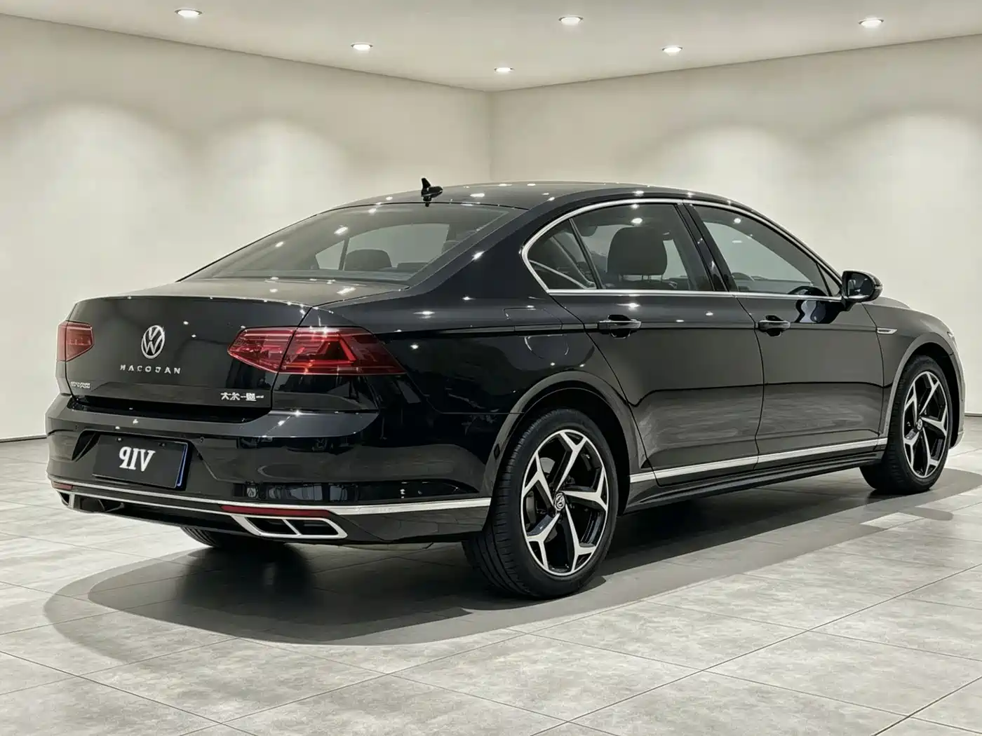 Volkswagen Magotan 2023 Model 2 Million Commemorative Edition 330TSI DSG Luxury фото 12