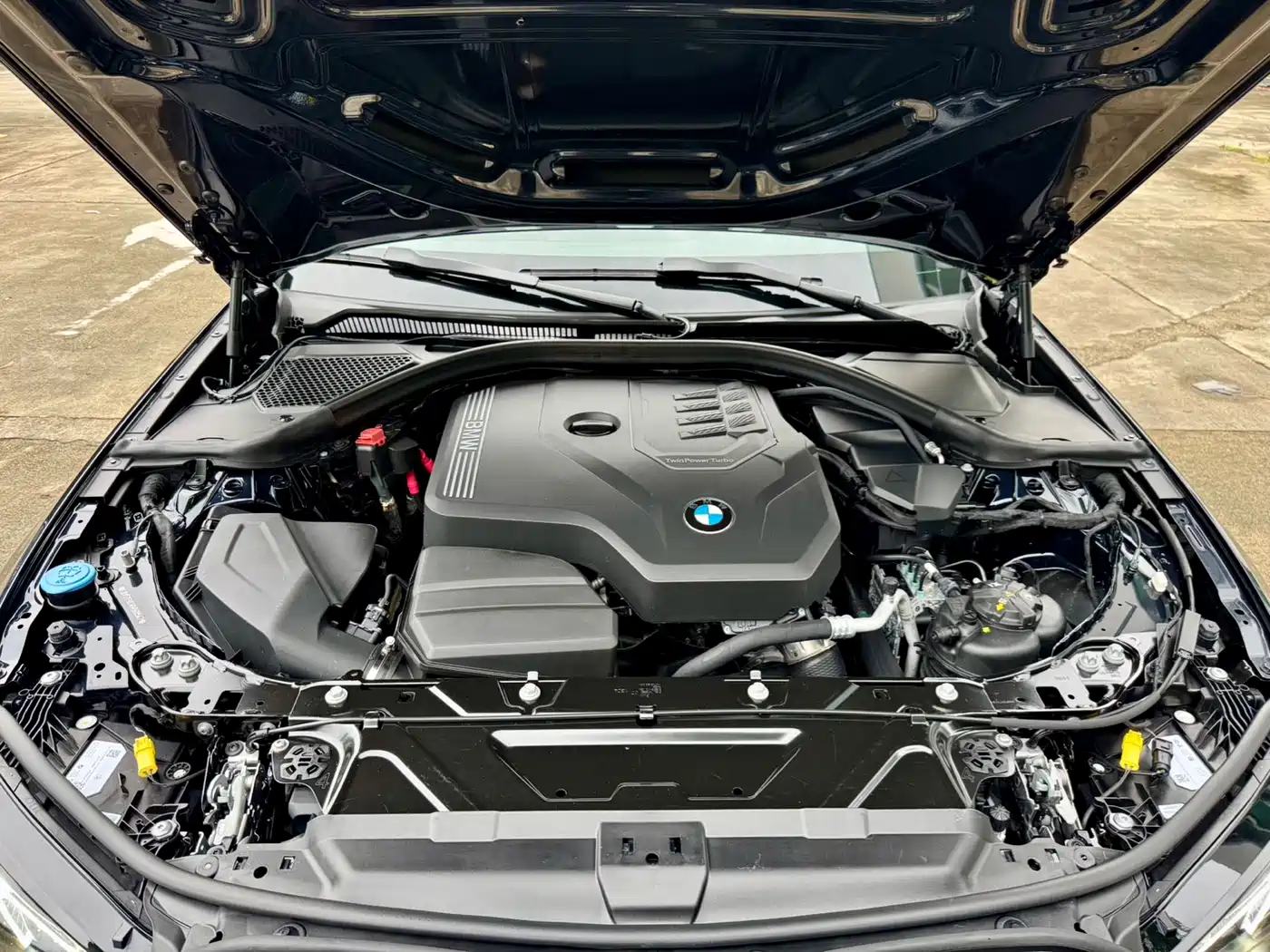 BMW 3 Series 2024 320Li M Sport Package фото 12