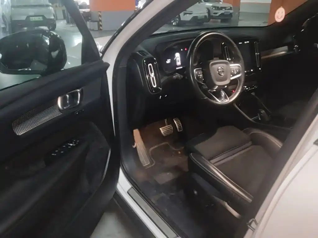 Volvo XC40 New Energy 2021 2021 P8 EV AWD Elegant Sport